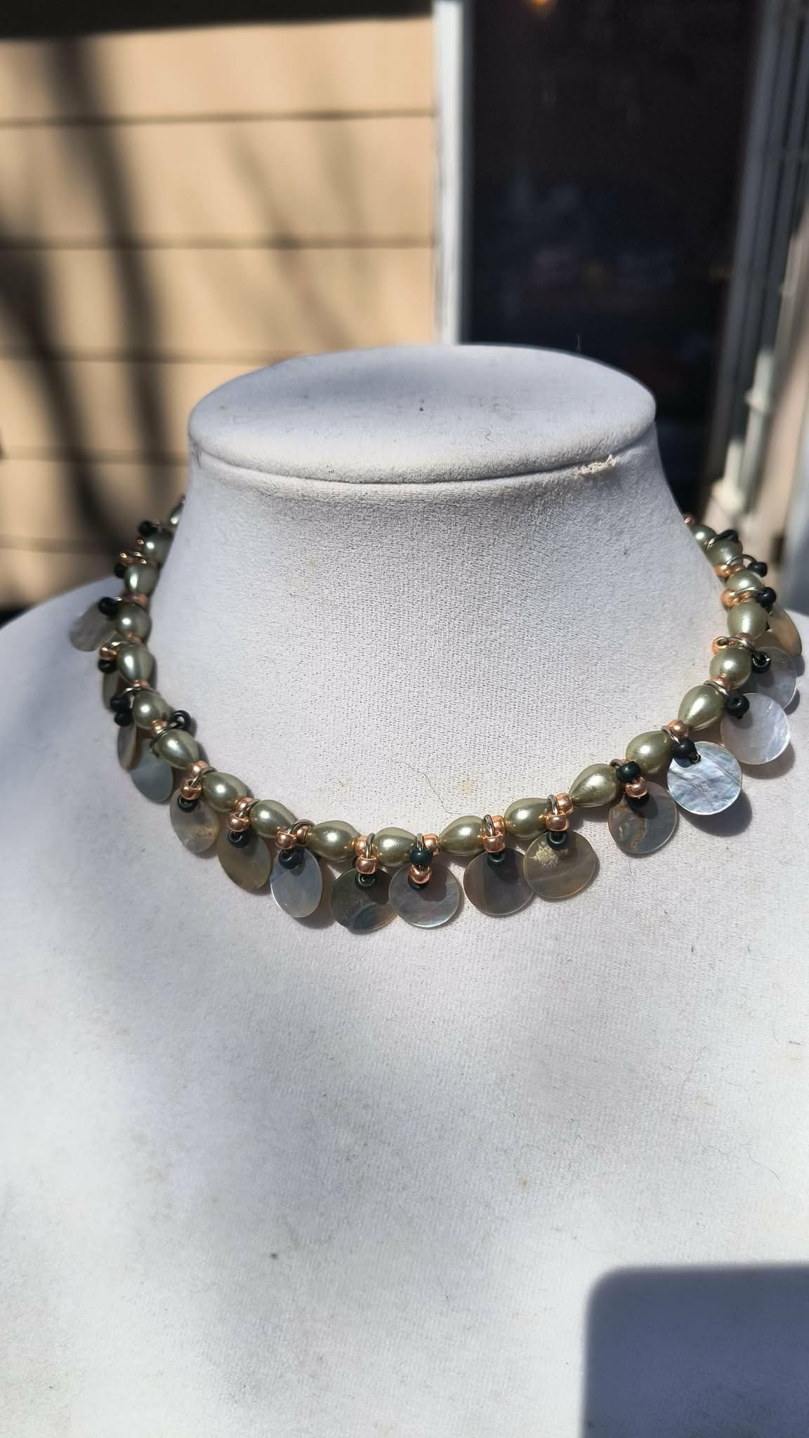 Beachy Green Pearl choker
